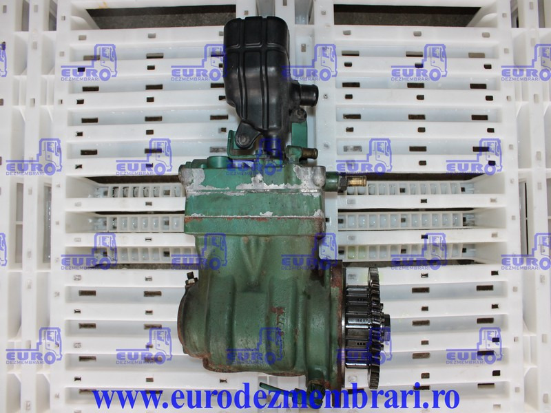 COMPRESOR AER CU AMBREIAJ VOLVO FH4 D13K 22017920, 22605008, 21984259 - Kompresor za Tovornjak: slika 1 COMPRESOR AER CU AMBREIAJ VOLVO FH4 D13K 22017920, 22605008, 21984259 - Kompresor za Tovornjak: slika 1