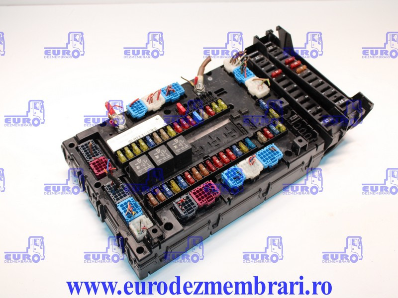TABLOU SIGURANTE MERCEDES ACTROS MP4 SAM CABIN A0014462658, A0014466858 - Varovalka za Tovornjak: slika 2 TABLOU SIGURANTE MERCEDES ACTROS MP4 SAM CABIN A0014462658, A0014466858 - Varovalka za Tovornjak: slika 2