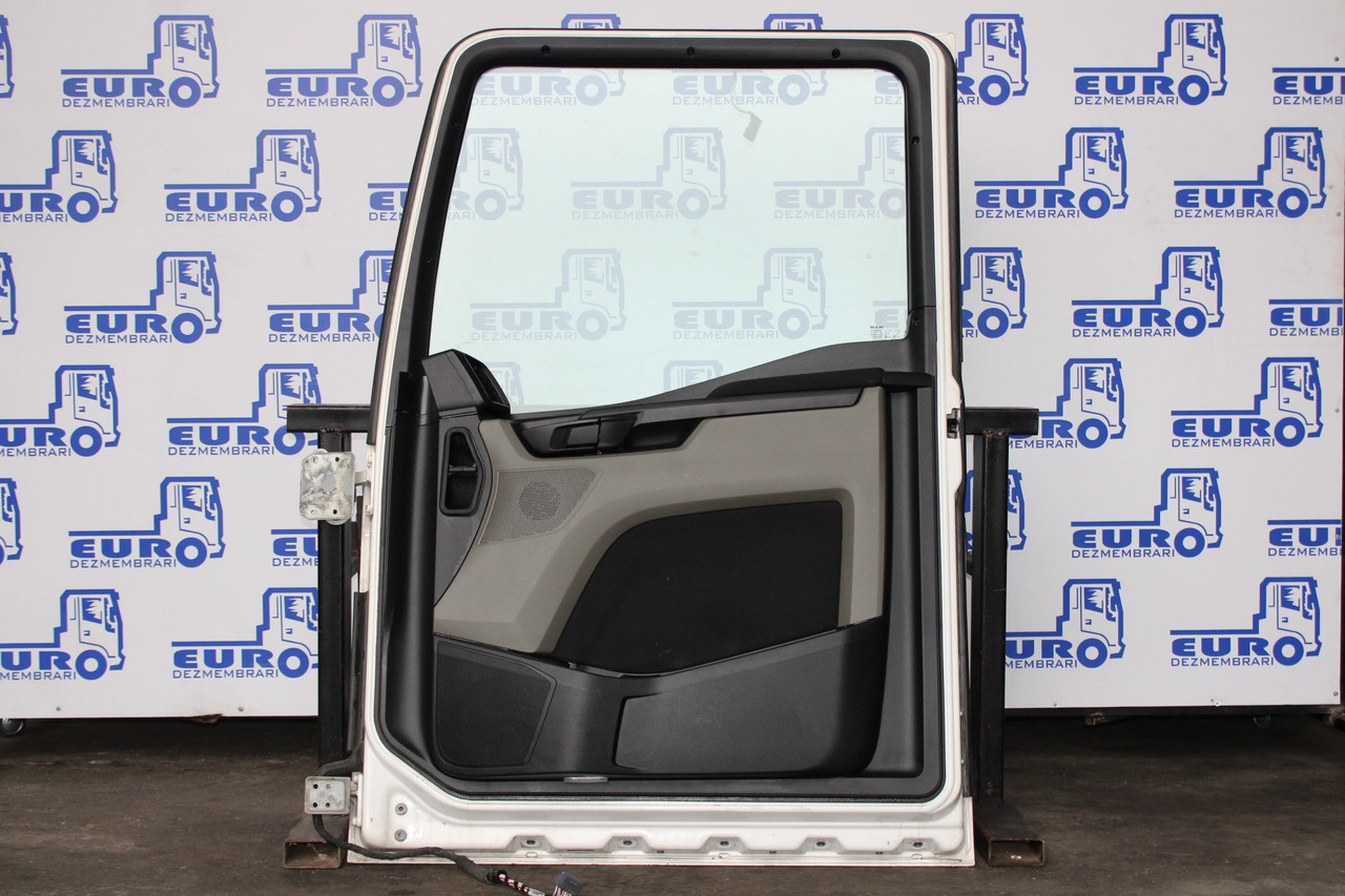 USA DREAPTA MAN TGX TG3 81.62600.4138 81.62600.4142 - Vrata in deli za Tovornjak: slika 1 USA DREAPTA MAN TGX TG3 81.62600.4138 81.62600.4142 - Vrata in deli za Tovornjak: slika 1