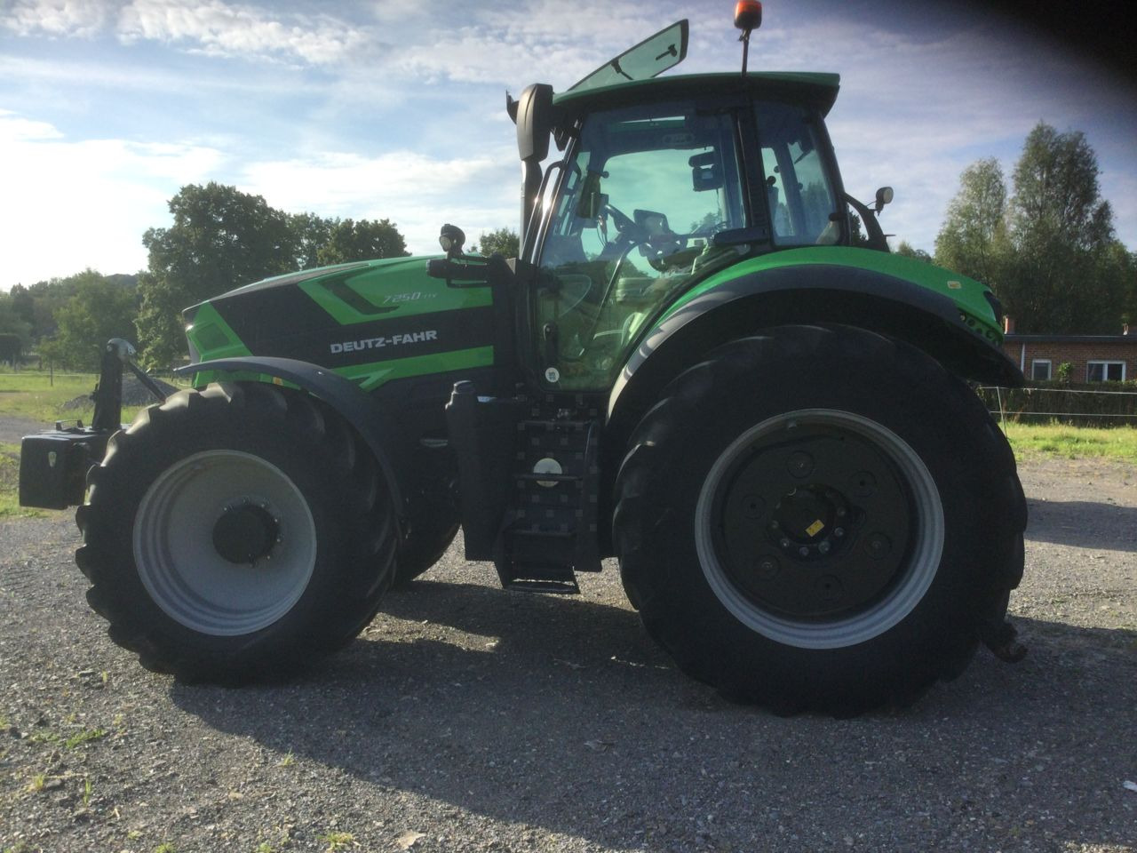 Deutz-Fahr AGROTRON 7250 TTV - Traktor: slika 2 Deutz-Fahr AGROTRON 7250 TTV - Traktor: slika 2