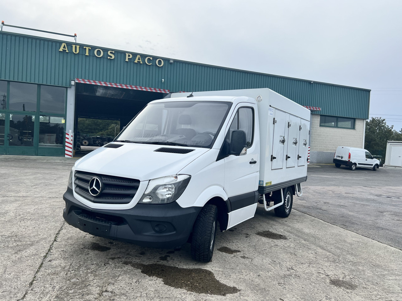 CAMION HELADERO 3.5T MERCEDES SPRINTER - Hladilno vozilo: slika 1 CAMION HELADERO 3.5T MERCEDES SPRINTER - Hladilno vozilo: slika 1