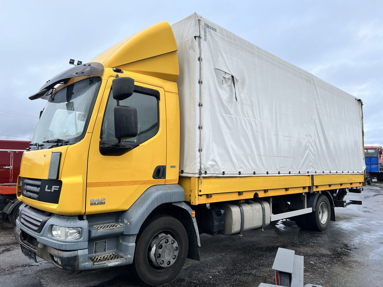 CAMION TAULINER DAF 55.250 - Tovornjak s ponjavo: slika 2 CAMION TAULINER DAF 55.250 - Tovornjak s ponjavo: slika 2