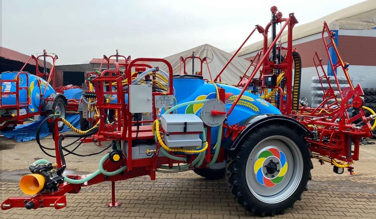 Biardzki Opryskiwacz przyczepiany 1200l/18 / Anhängespritze 1200 l / 18/ Trailed sprayer 1200 /18 / l/ Прицепной опрыскиватель 1200/18 - Vlečna škropilnica: slika 2 Biardzki Opryskiwacz przyczepiany 1200l/18 / Anhängespritze 1200 l / 18/ Trailed sprayer 1200 /18 / l/ Прицепной опрыскиватель 1200/18 - Vlečna škropilnica: slika 2