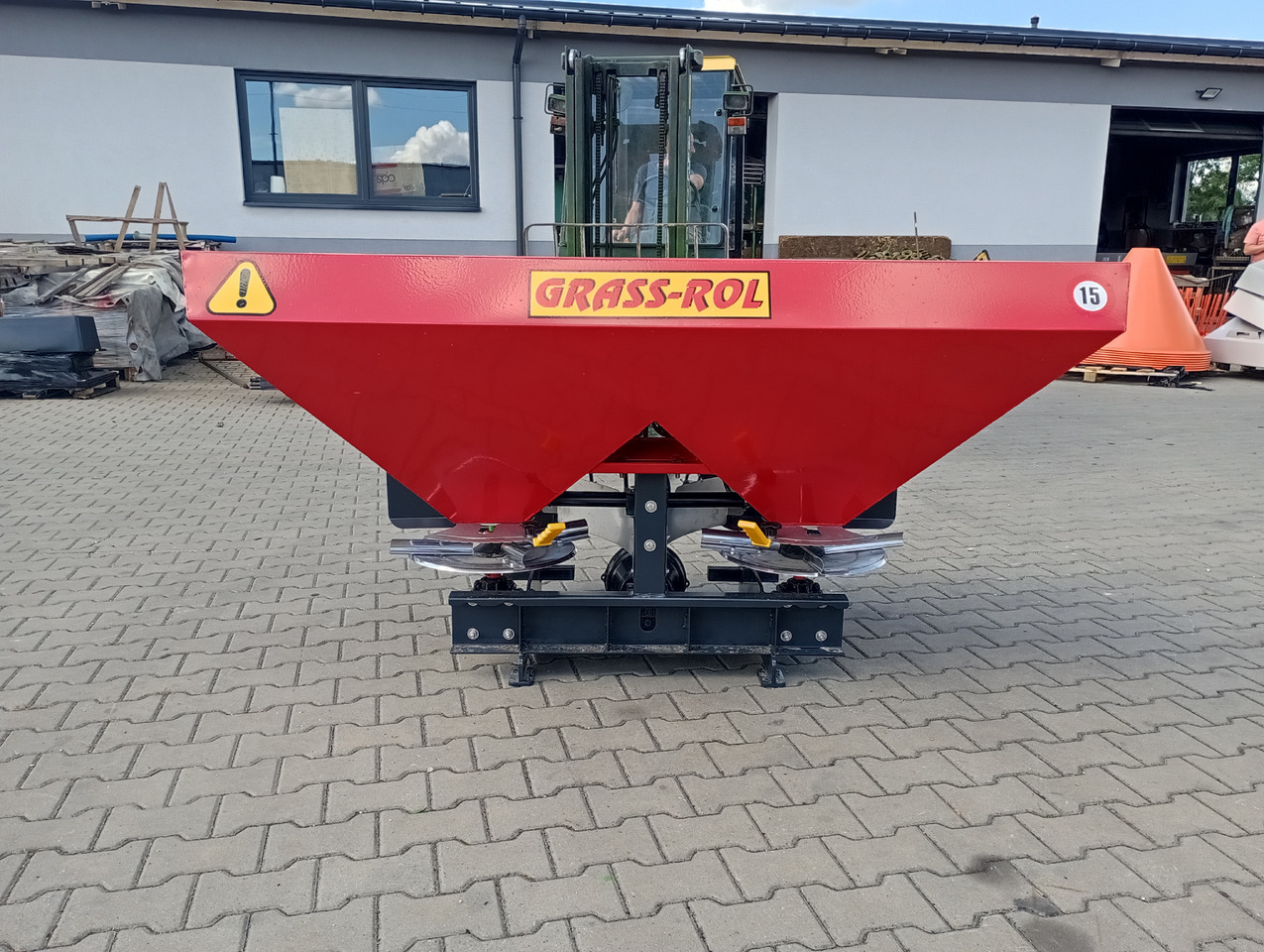 Grass Rol Rozsiewacz nawozów Junior 1200 l/ Düngerstreuer 1200l/ Fertilizer spreader 1200 - Trosilnik gnojila: slika 1 Grass Rol Rozsiewacz nawozów Junior 1200 l/ Düngerstreuer 1200l/ Fertilizer spreader 1200 - Trosilnik gnojila: slika 1