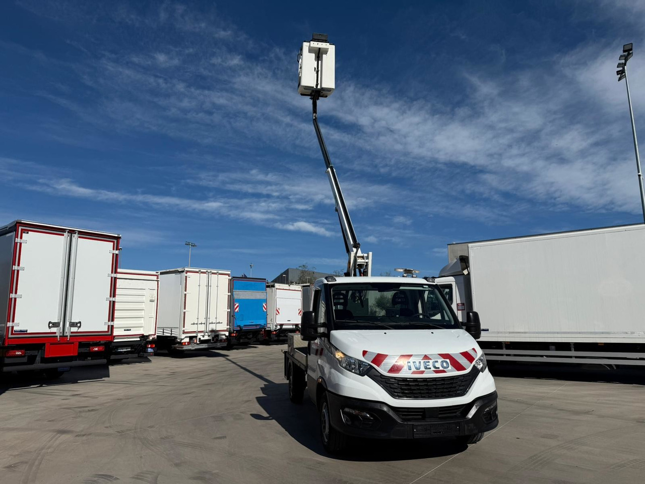 IVECO 35S14 Daily E6 (Basket) - Dvižna ploščad montirana na tovornjak: slika 4 IVECO 35S14 Daily E6 (Basket) - Dvižna ploščad montirana na tovornjak: slika 4