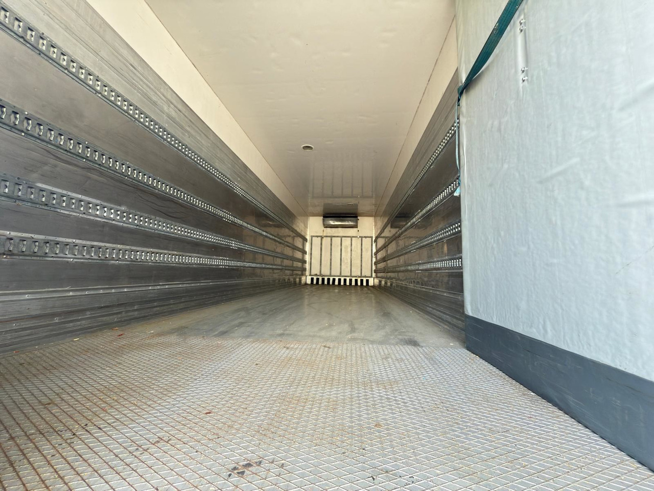 IVECO AD260S42 Stralis E6 (Refrigerator) - Tovornjak hladilnik: slika 5 IVECO AD260S42 Stralis E6 (Refrigerator) - Tovornjak hladilnik: slika 5