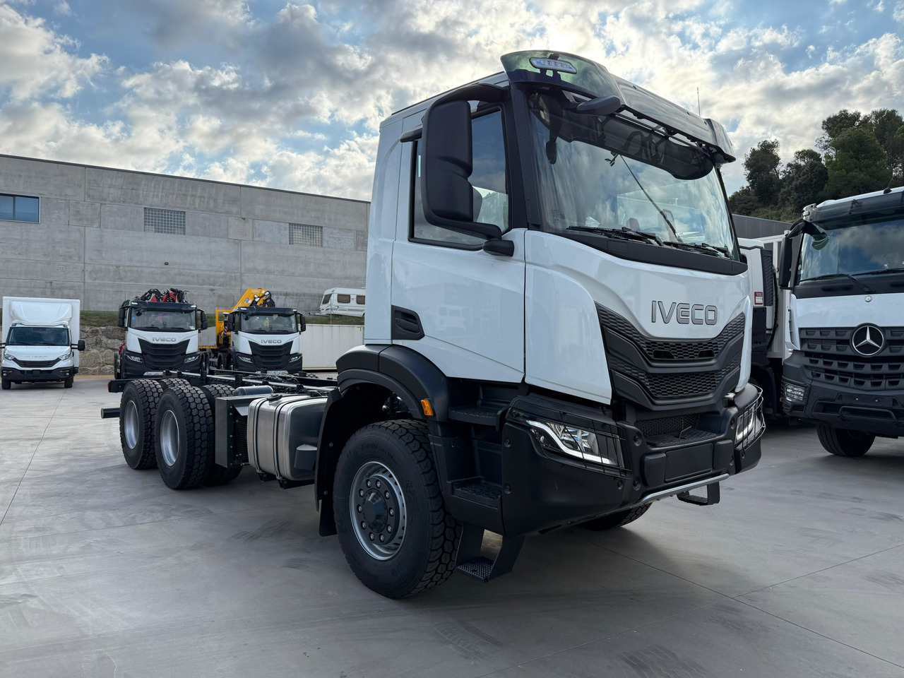 IVECO AD300X46Z OFF X-Way E6 (Chassis) - Tovornjak-šasija: slika 2 IVECO AD300X46Z OFF X-Way E6 (Chassis) - Tovornjak-šasija: slika 2