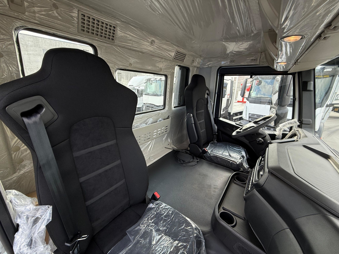 Tovornjak-šasija IVECO AD300X46Z OFF X-Way HI-TRACTION E6 (Chassis): slika 9 Tovornjak-šasija IVECO AD300X46Z OFF X-Way HI-TRACTION E6 (Chassis): slika 9