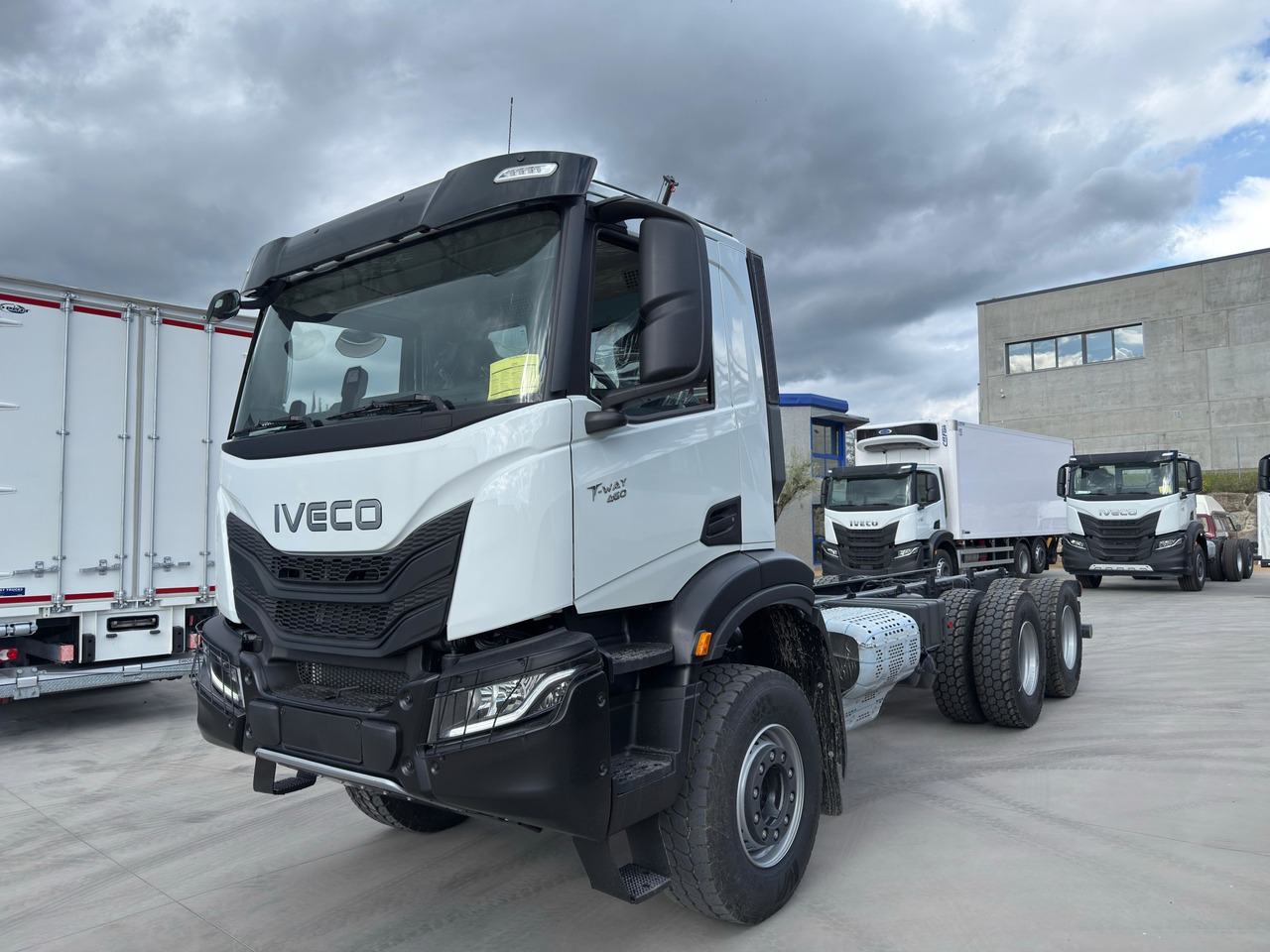 IVECO AD380T46 6x4 E6 (Chassis) - Tovornjak-šasija: slika 1 IVECO AD380T46 6x4 E6 (Chassis) - Tovornjak-šasija: slika 1