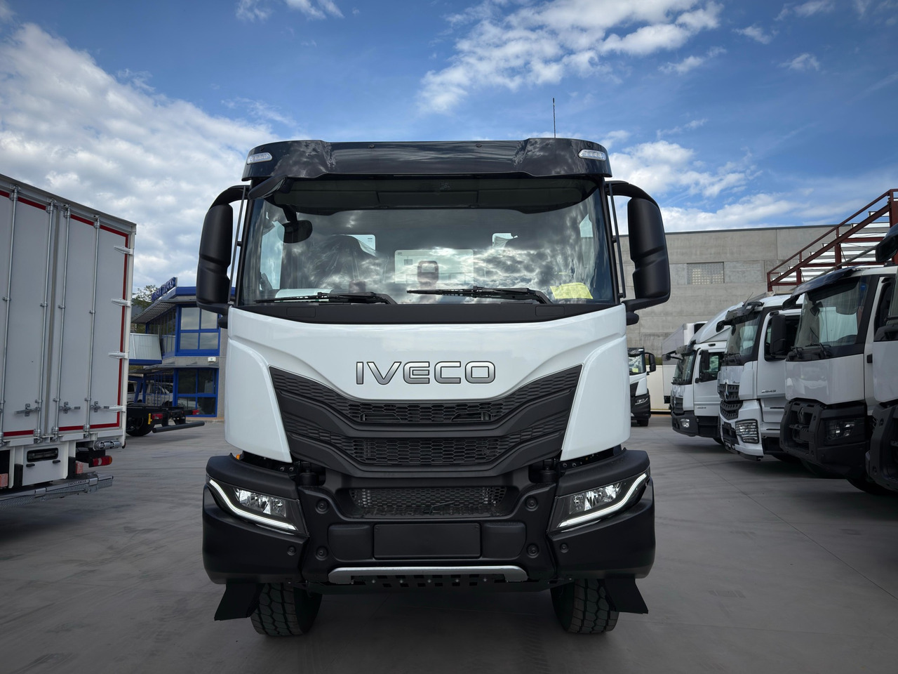 IVECO AD410T50 T-WAY 8x4 E6 (Chassis) - Tovornjak-šasija: slika 3 IVECO AD410T50 T-WAY 8x4 E6 (Chassis) - Tovornjak-šasija: slika 3