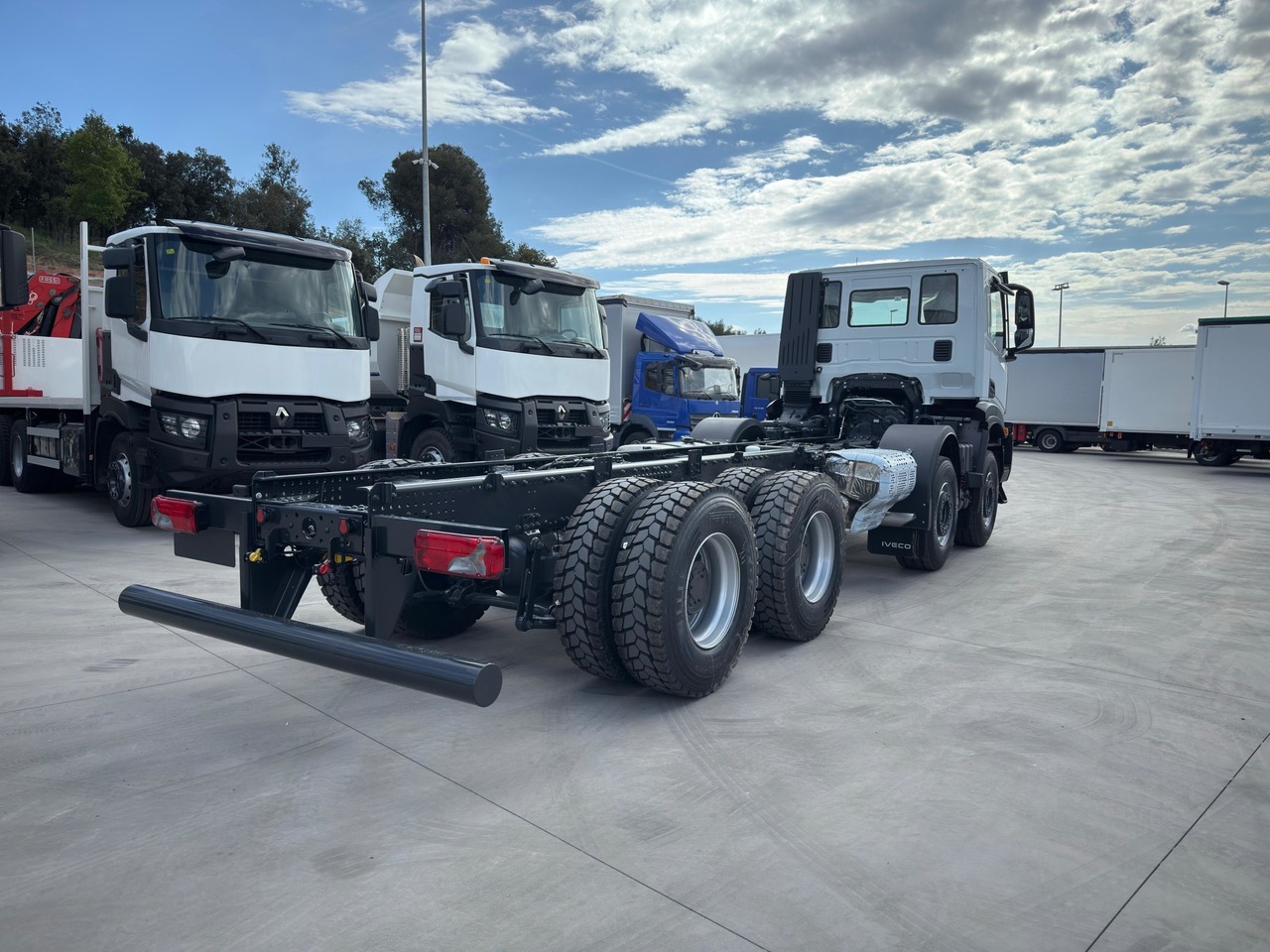 IVECO AD410T50 T-WAY 8x4 E6 (Chassis) - Tovornjak-šasija: slika 5 IVECO AD410T50 T-WAY 8x4 E6 (Chassis) - Tovornjak-šasija: slika 5