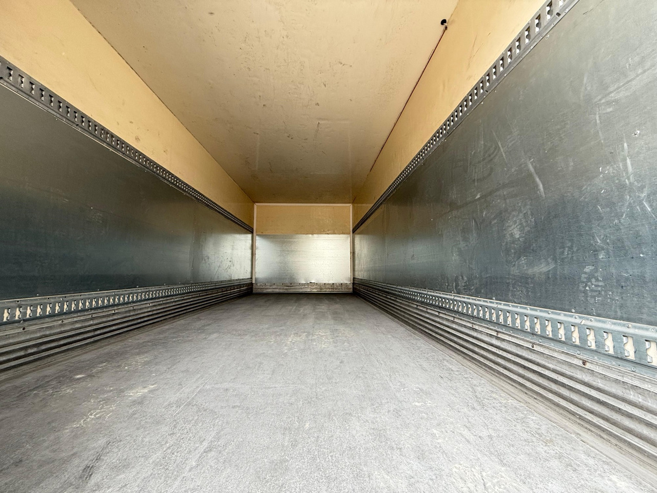 IVECO ML180E28P Eurocargo E5 (Isothermal) - Izotermični tovornjak: slika 5 IVECO ML180E28P Eurocargo E5 (Isothermal) - Izotermični tovornjak: slika 5