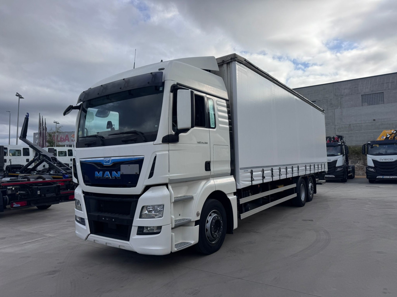 MAN 26.360 L TGX E6 (Tauliner) - Tovornjak s ponjavo: slika 1 MAN 26.360 L TGX E6 (Tauliner) - Tovornjak s ponjavo: slika 1