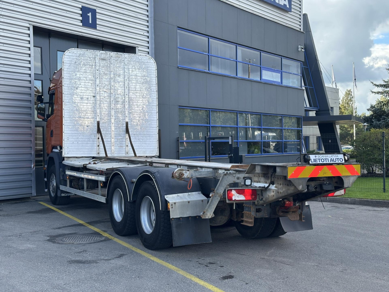 SCANIA R 450 CB6x4HHZ - Tovornjak-šasija: slika 5 SCANIA R 450 CB6x4HHZ - Tovornjak-šasija: slika 5