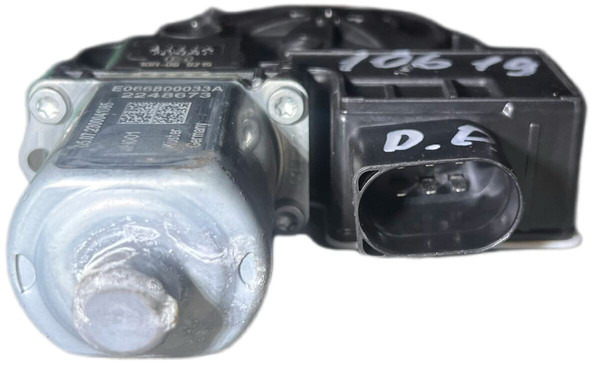 DAF XG - Motorček za dvig oken: slika 4 DAF XG - Motorček za dvig oken: slika 4