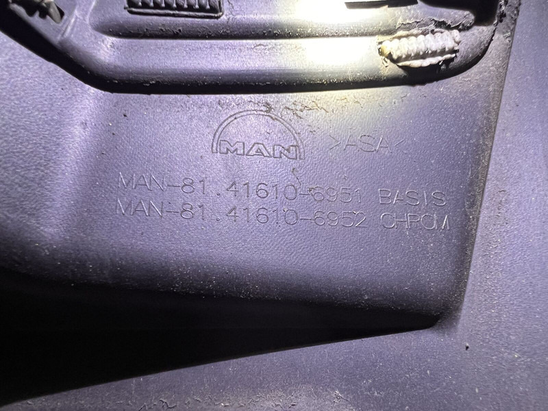 MAN - Rešetka: slika 3 MAN - Rešetka: slika 3