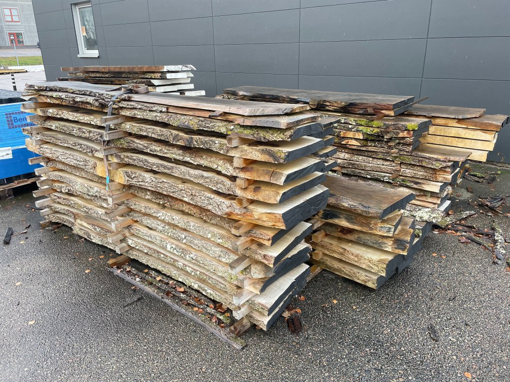 Ca 80 plankor Ca 2-3 meterslängder - Orodje/ Oprema: slika 1 Ca 80 plankor Ca 2-3 meterslängder - Orodje/ Oprema: slika 1