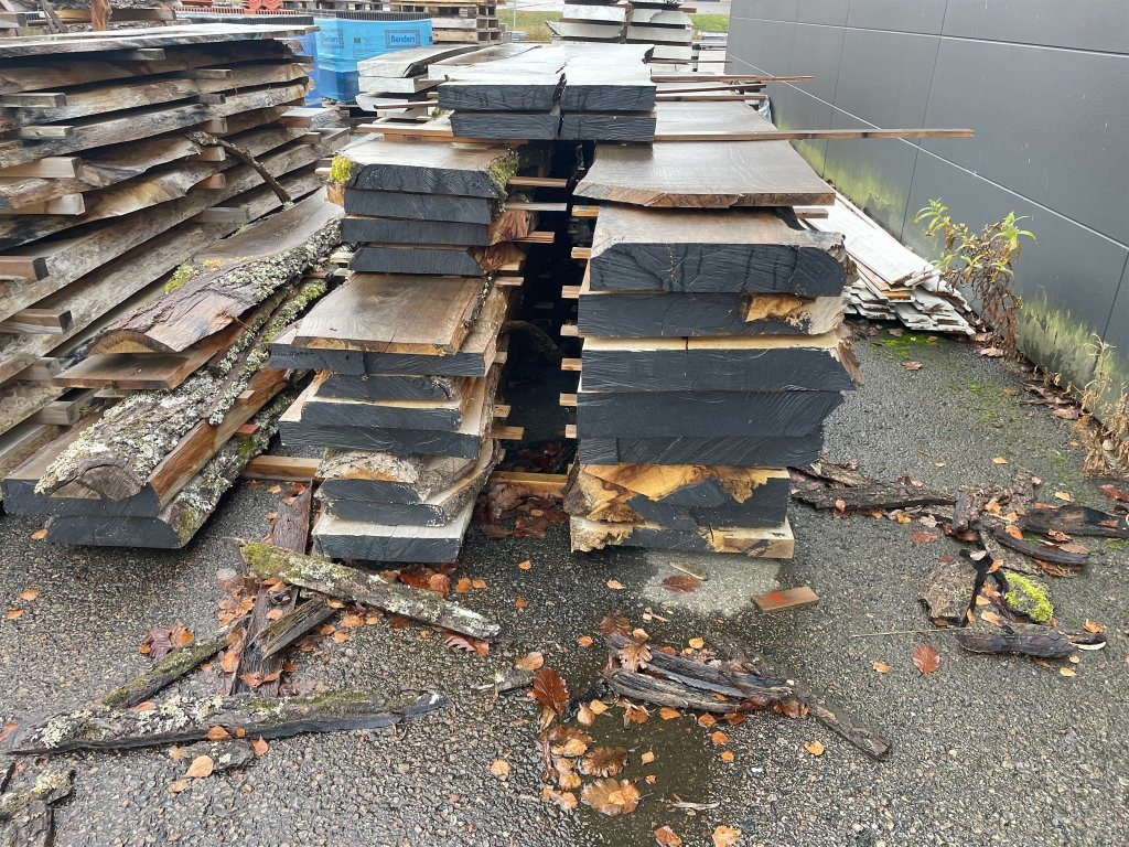 Ca 80 plankor Ca 2-3 meterslängder - Orodje/ Oprema: slika 4 Ca 80 plankor Ca 2-3 meterslängder - Orodje/ Oprema: slika 4