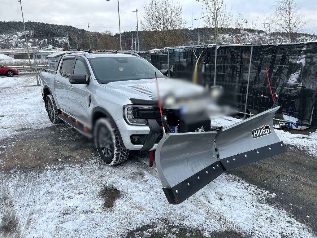 Ford Ranger med Plog och Spridare - Poltovornjak: slika 1 Ford Ranger med Plog och Spridare - Poltovornjak: slika 1