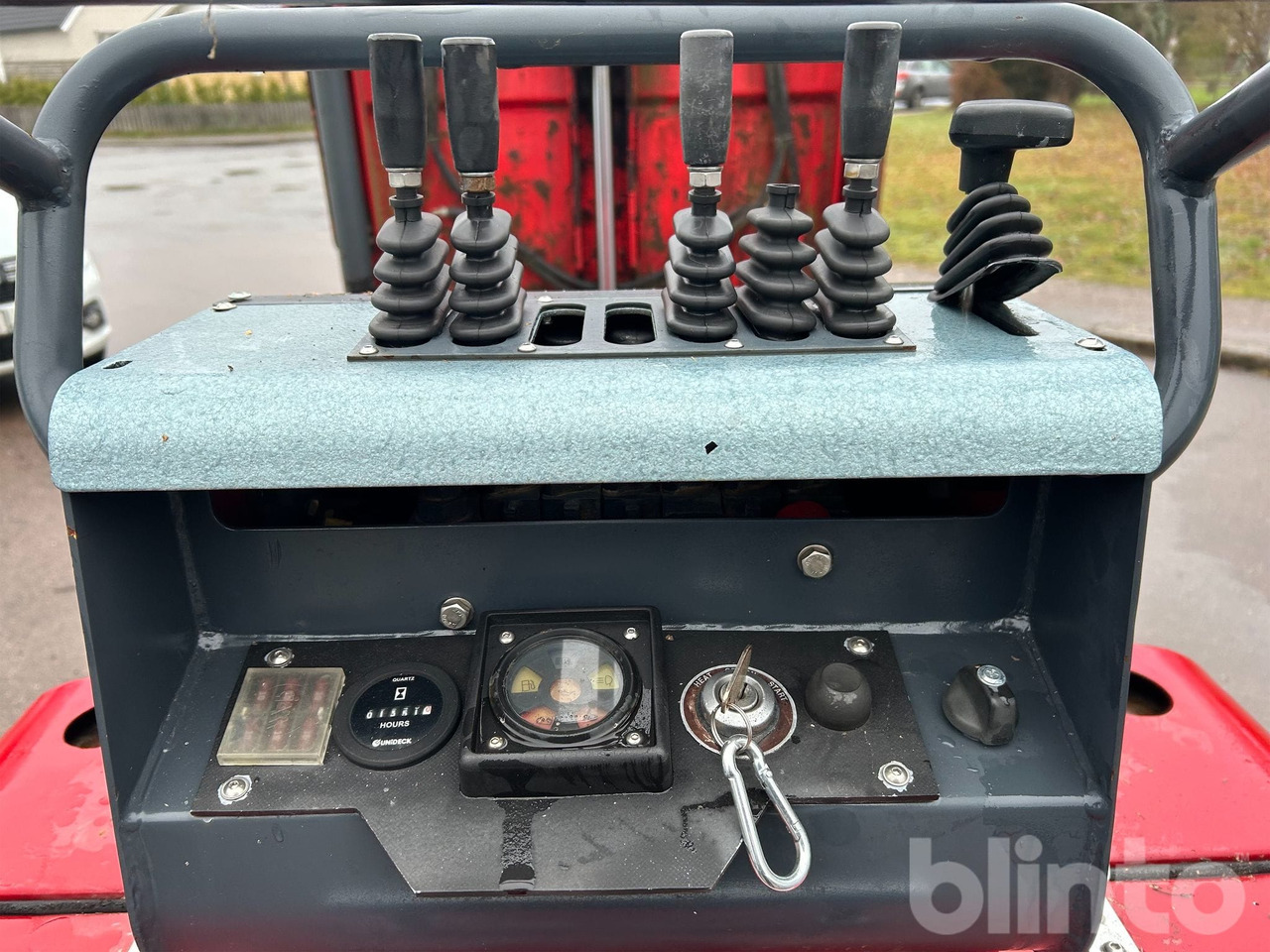 Demper goseničar Hinowa: slika 28 Demper goseničar Hinowa: slika 28