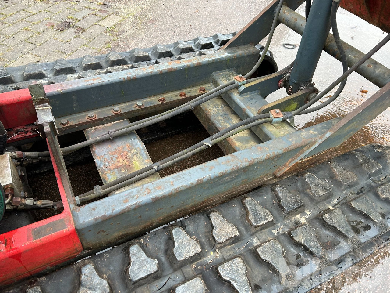 Demper goseničar Hinowa: slika 25 Demper goseničar Hinowa: slika 25