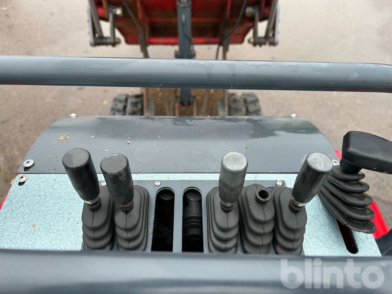 Demper goseničar Hinowa: slika 30 Demper goseničar Hinowa: slika 30