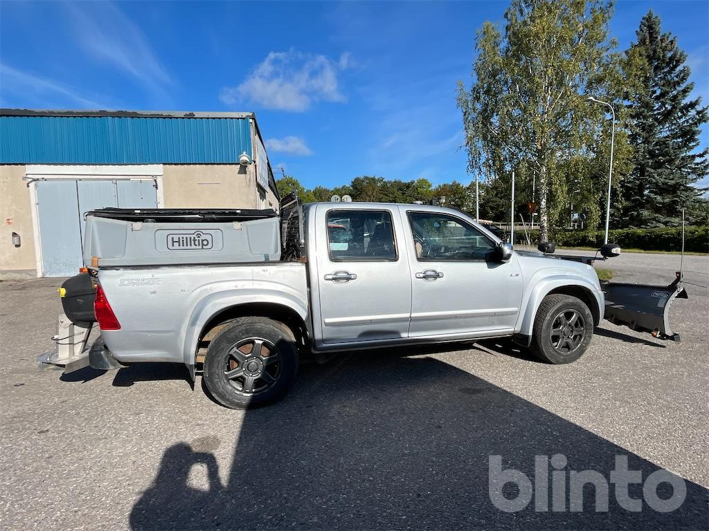 ISUZU CREW 3.0 AT med vikplog och sandspridare - Poltovornjak, Vozilo za zimsko službo: slika 4 ISUZU CREW 3.0 AT med vikplog och sandspridare - Poltovornjak, Vozilo za zimsko službo: slika 4