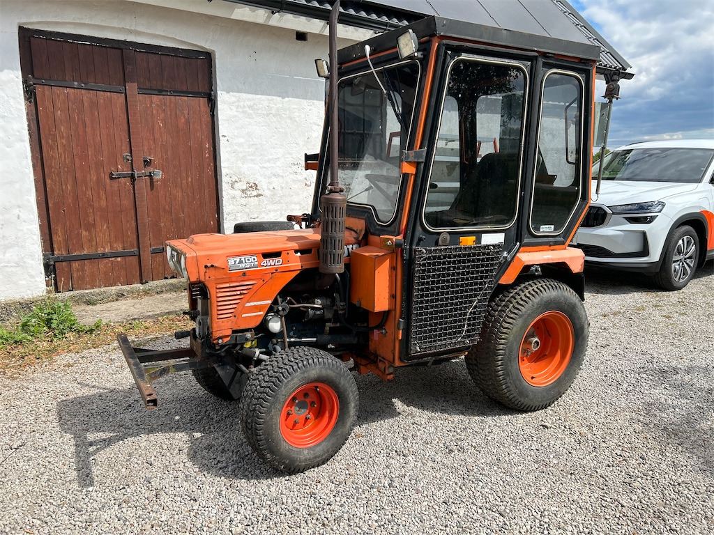 KUBOTA B 7100 HST - Traktor: slika 2 KUBOTA B 7100 HST - Traktor: slika 2