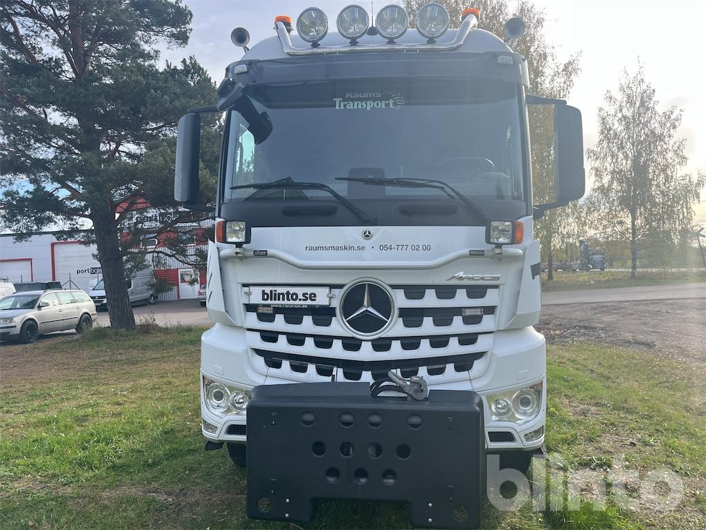 MERCEDES-BENZ Arocs 3251 8x4 - Kotalni prekucni tovornjak: slika 4 MERCEDES-BENZ Arocs 3251 8x4 - Kotalni prekucni tovornjak: slika 4