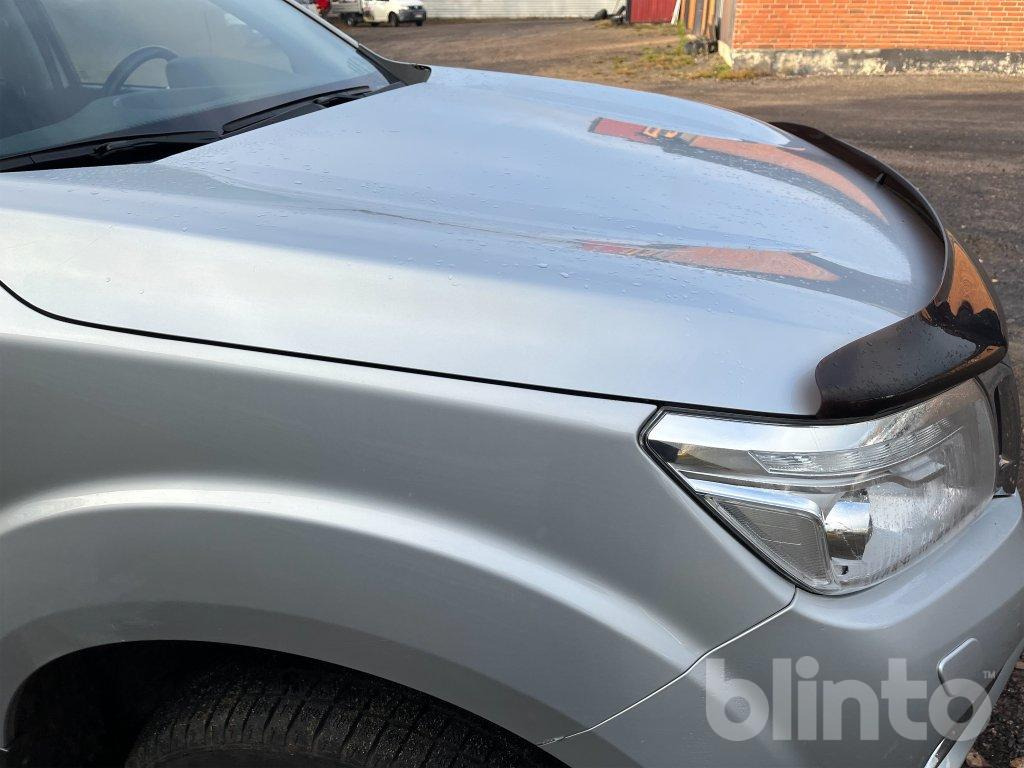 Poltovornjak NISSAN NAVARA 2.3 dCi 4WD: slika 21 Poltovornjak NISSAN NAVARA 2.3 dCi 4WD: slika 21