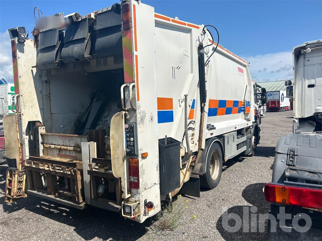 SCANIA P94DB4X2LA230 - Smetarski tovornjak: slika 4 SCANIA P94DB4X2LA230 - Smetarski tovornjak: slika 4