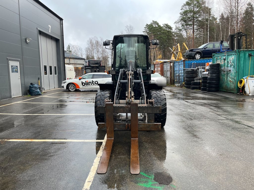 TL80 - Kolesni nakladalec: slika 2 TL80 - Kolesni nakladalec: slika 2