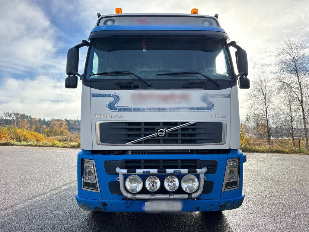 VOLVO FH12 6X4 - Tovornjak za prevoz lesa: slika 2 VOLVO FH12 6X4 - Tovornjak za prevoz lesa: slika 2
