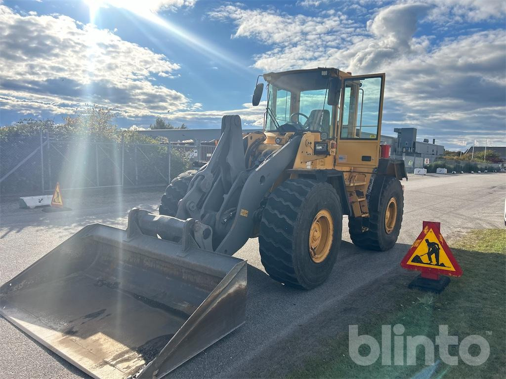 VOLVO L90D - Kolesni nakladalec: slika 2 VOLVO L90D - Kolesni nakladalec: slika 2