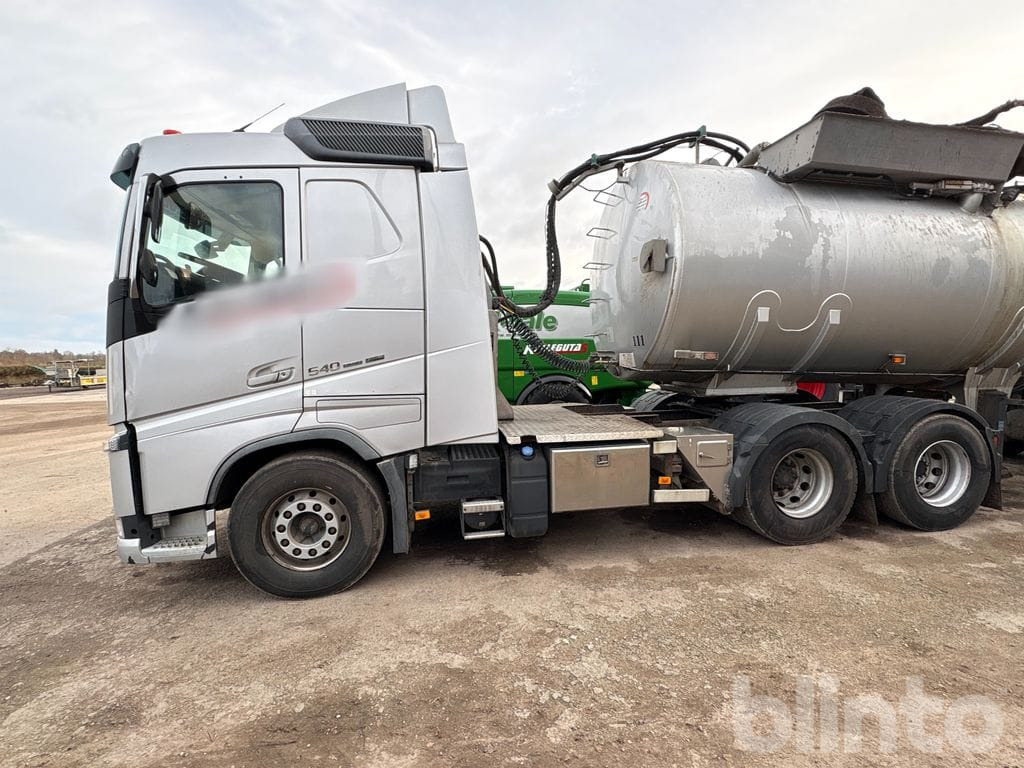 VOLVO - Vlačilec: slika 2 VOLVO - Vlačilec: slika 2