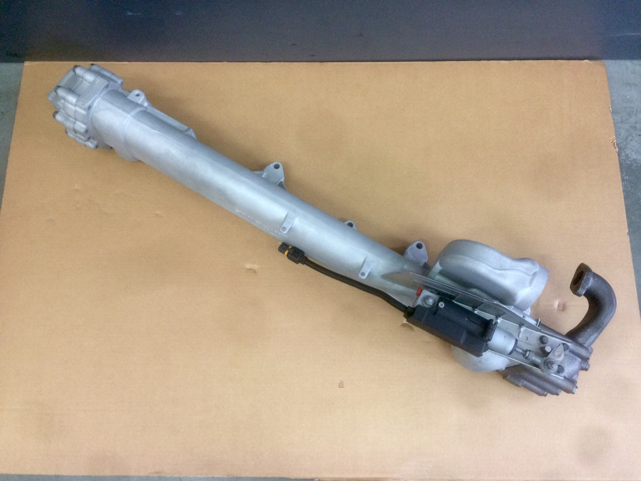 MODULO EGR (modulo ricircolo gas di scarico) - Motori MAN D2066 / D2676 - Euro 3 / Euro 4 - RIF. MAN 51081007140 - 51081007152 - 51081007141 - EGR hladilnik: slika 3 MODULO EGR (modulo ricircolo gas di scarico) - Motori MAN D2066 / D2676 - Euro 3 / Euro 4 - RIF. MAN 51081007140 - 51081007152 - 51081007141 - EGR hladilnik: slika 3