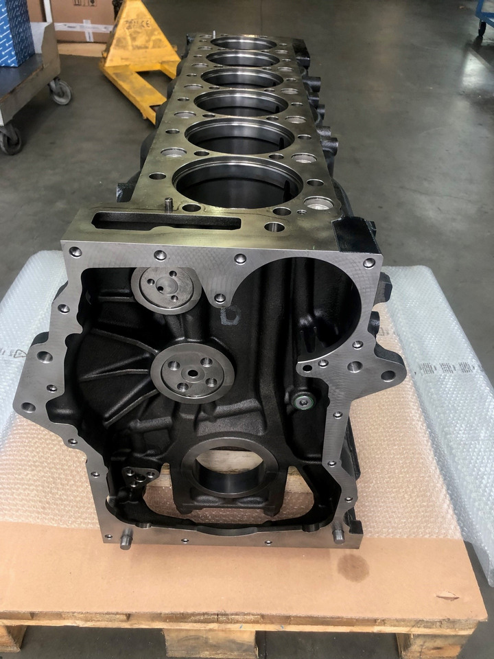 MONOBLOCCO MOTORE MAN D2066 EEV per presa di forza - Blok cilindra: slika 5 MONOBLOCCO MOTORE MAN D2066 EEV per presa di forza - Blok cilindra: slika 5