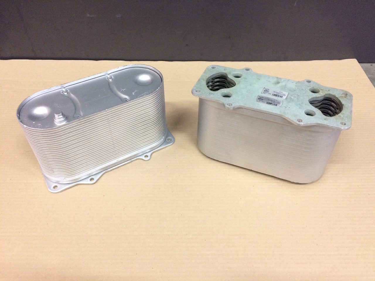 RADIATORE ARIA COMBURENTE - MOTORI MAN D2066 - D2676 - EURO 6 - Hladilni sistem za Tovornjak: slika 3 RADIATORE ARIA COMBURENTE - MOTORI MAN D2066 - D2676 - EURO 6 - Hladilni sistem za Tovornjak: slika 3