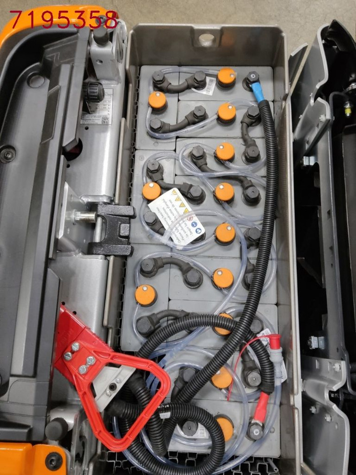 Still LTX-FF10 - Vlečni traktor: slika 4 Still LTX-FF10 - Vlečni traktor: slika 4