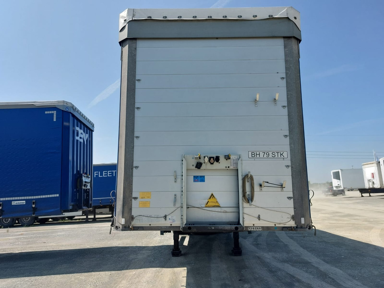 Schmitz Cargobull SCB*S3B - Polprikolica s ponjavo: slika 2 Schmitz Cargobull SCB*S3B - Polprikolica s ponjavo: slika 2