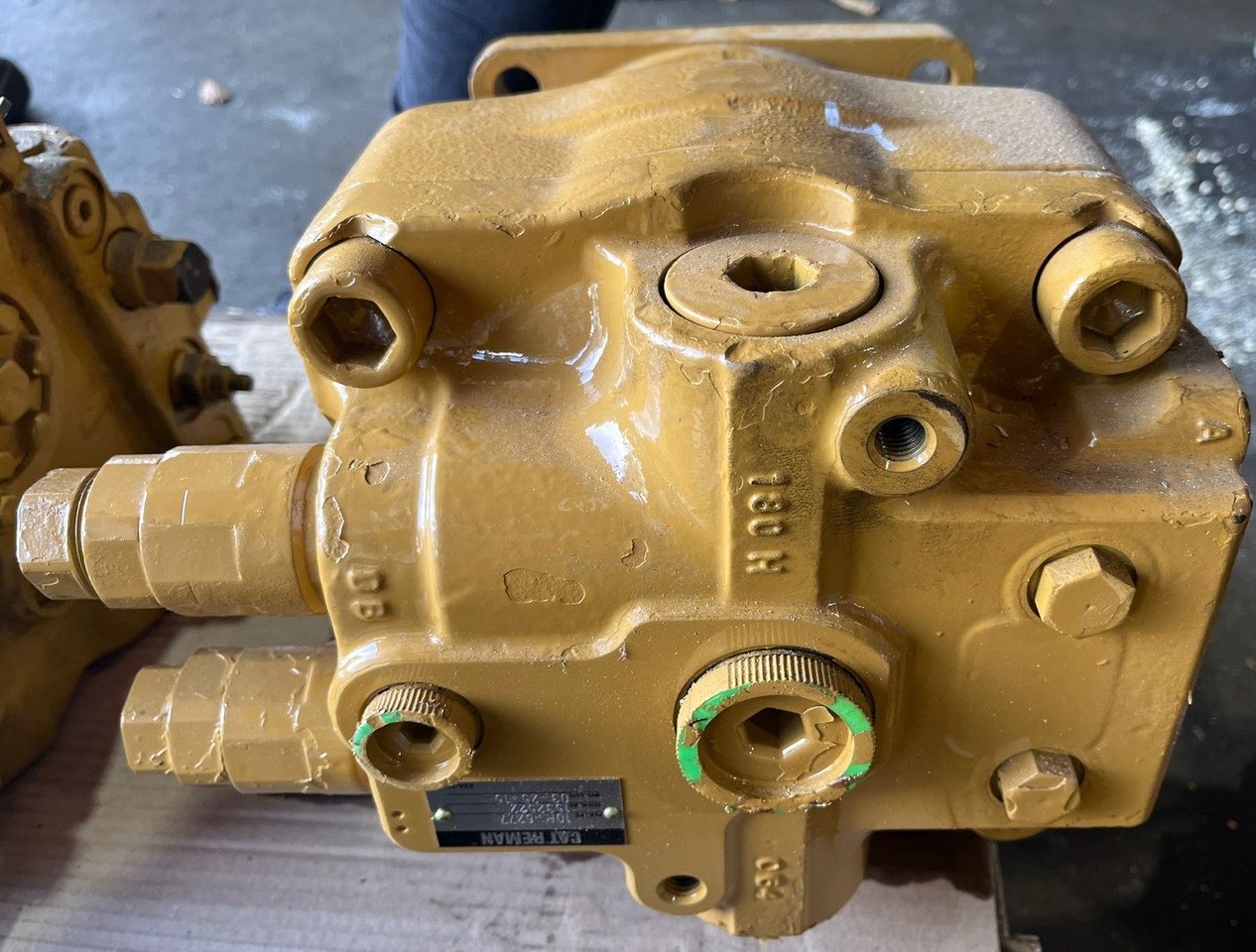 CATERPILLAR Hidraulik Motor 10R-6277 - Hidravlična črpalka za Bager: slika 3 CATERPILLAR Hidraulik Motor 10R-6277 - Hidravlična črpalka za Bager: slika 3