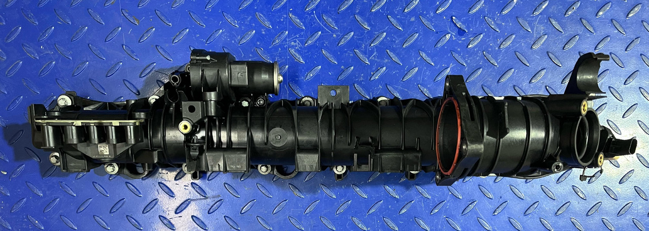 Mercedes Benz A6560900037 / A6560900137 / A6549060000 - Sesalni kolektor: slika 2 Mercedes Benz A6560900037 / A6560900137 / A6549060000 - Sesalni kolektor: slika 2