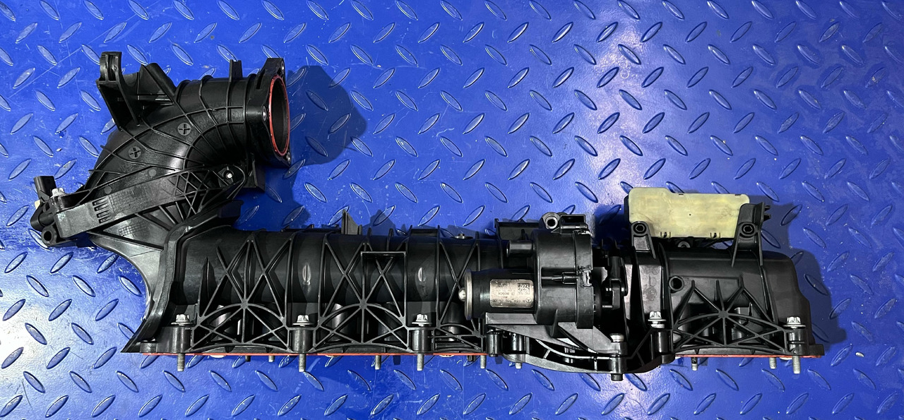 Mercedes Benz A6560900037 / A6560900137 / A6549060000 - Sesalni kolektor: slika 3 Mercedes Benz A6560900037 / A6560900137 / A6549060000 - Sesalni kolektor: slika 3