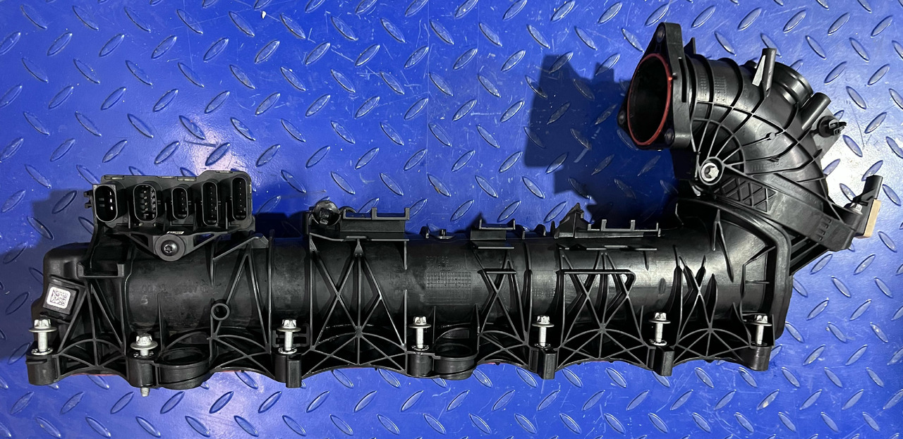 Mercedes Benz A6560900037 / A6560900137 / A6549060000 - Sesalni kolektor: slika 1 Mercedes Benz A6560900037 / A6560900137 / A6549060000 - Sesalni kolektor: slika 1