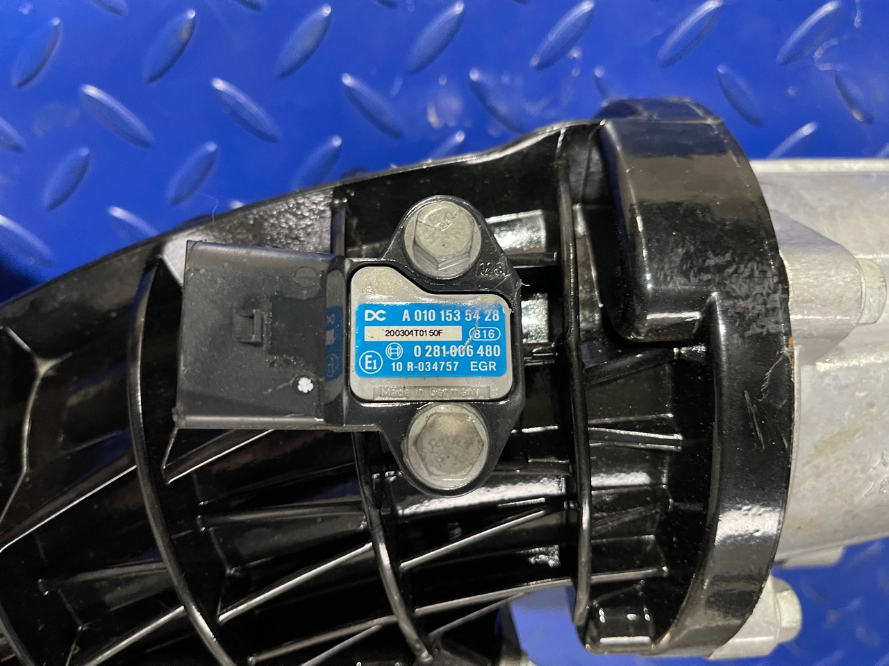 Mercedes-Benz EURO 6 Pressure Sensor A0101535428 - Sistem za dovod zraka: slika 2 Mercedes-Benz EURO 6 Pressure Sensor A0101535428 - Sistem za dovod zraka: slika 2