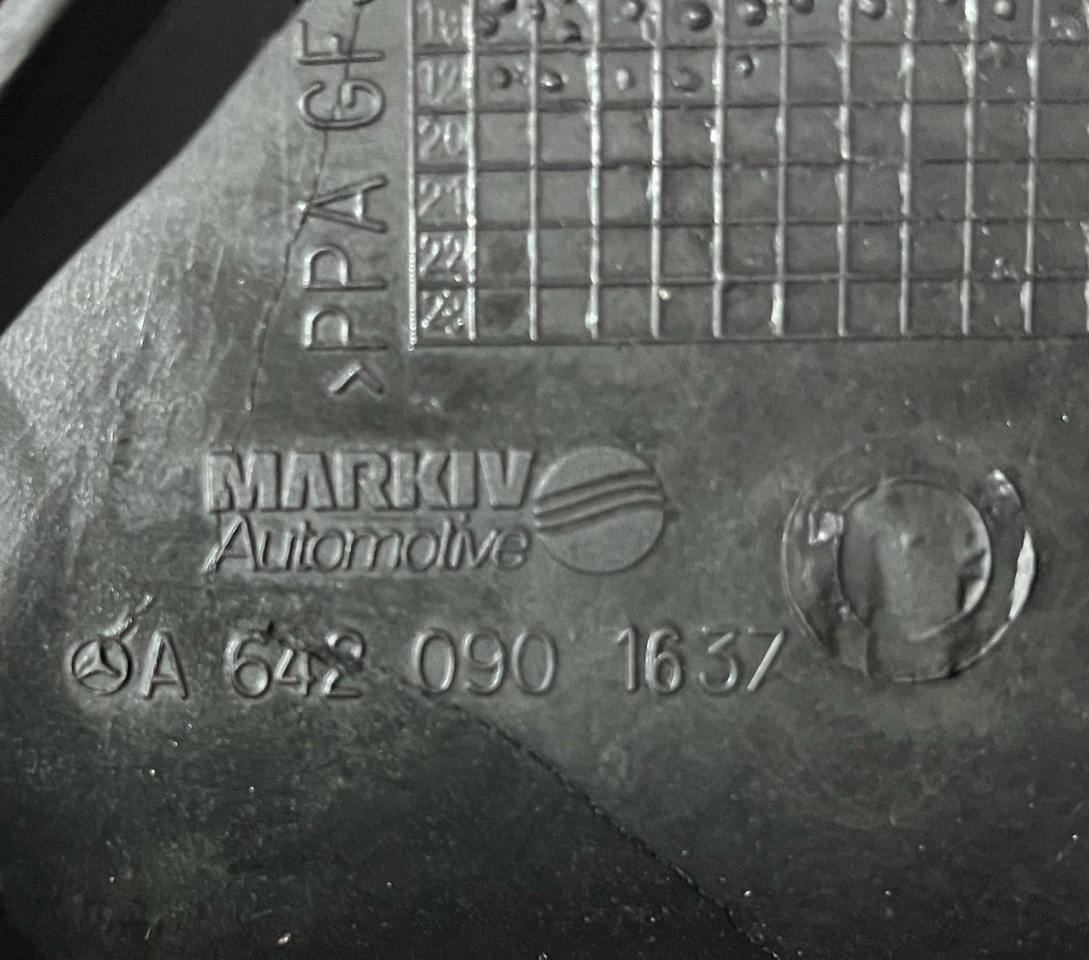 Mercedes Benz Intake Pipe and Throttle A6420901637 / A6420900270 - Sistem za dovod zraka: slika 4 Mercedes Benz Intake Pipe and Throttle A6420901637 / A6420900270 - Sistem za dovod zraka: slika 4