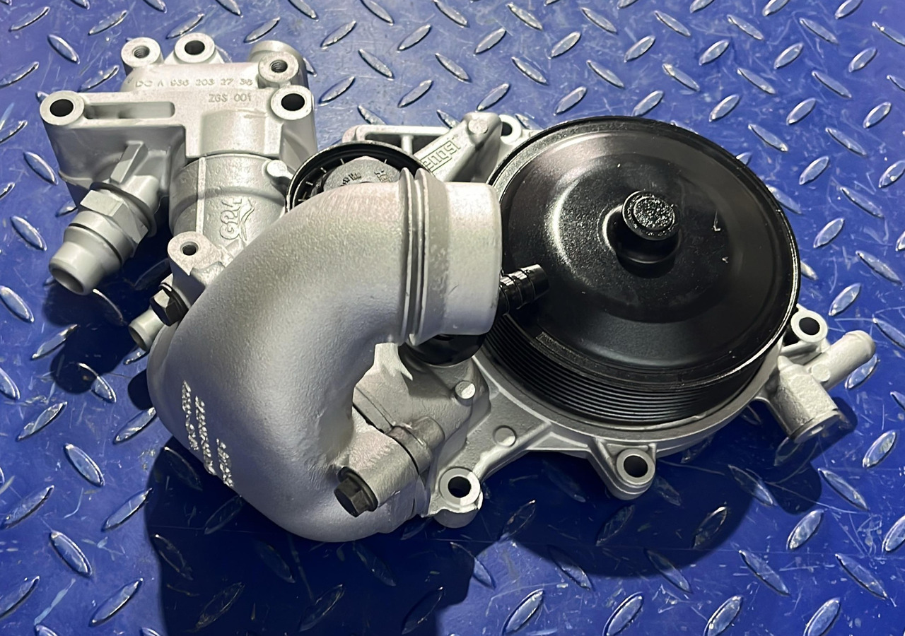 Mercedes Benz Waterpump Atego OM936 - Vodna črpalka: slika 4 Mercedes Benz Waterpump Atego OM936 - Vodna črpalka: slika 4