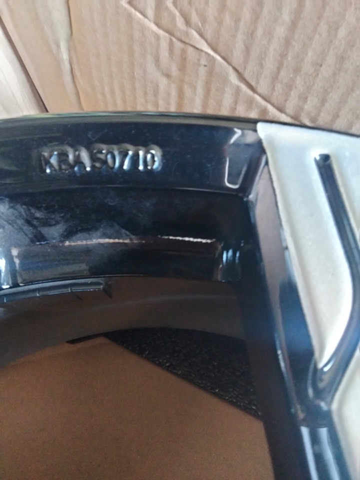 Mitsubishi Pajero L200 20 Zoll original Rims KBA50710 - Platišče za Avtomobil: slika 4 Mitsubishi Pajero L200 20 Zoll original Rims KBA50710 - Platišče za Avtomobil: slika 4