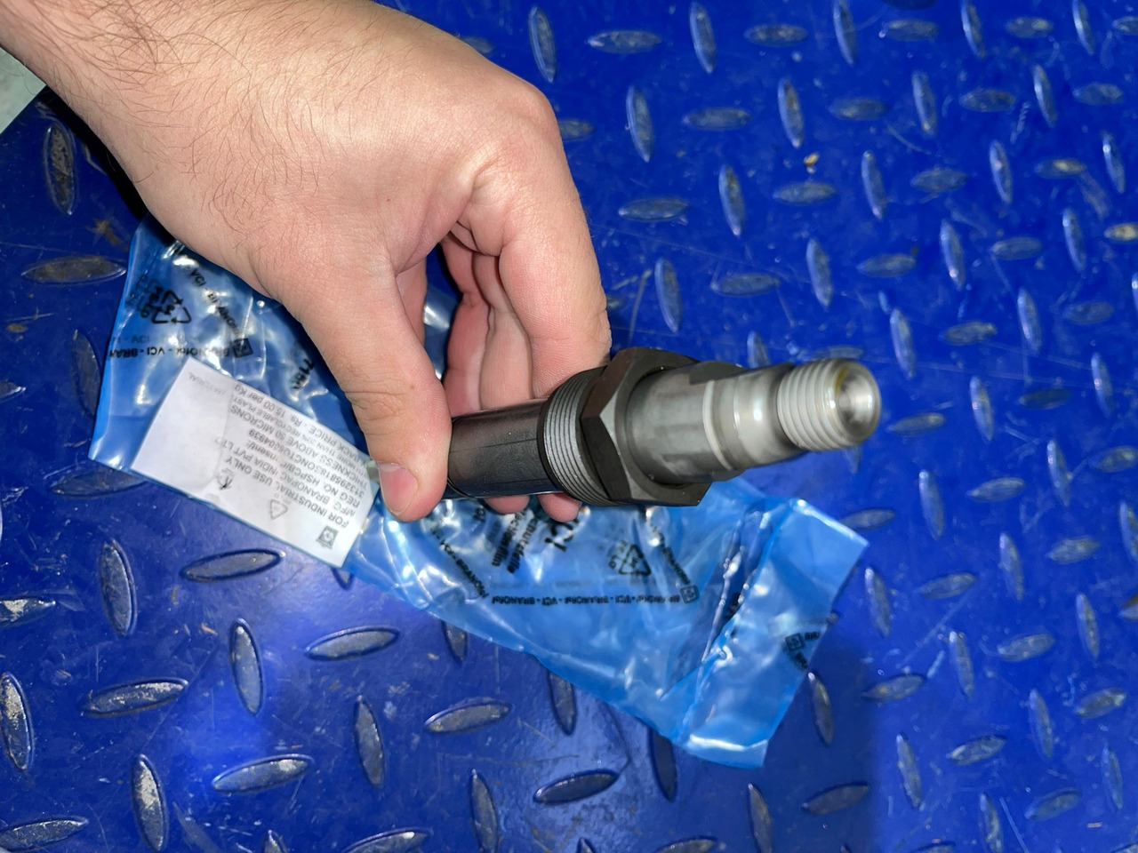 SCANIA Injector 0986430120 - Injektor: slika 4 SCANIA Injector 0986430120 - Injektor: slika 4