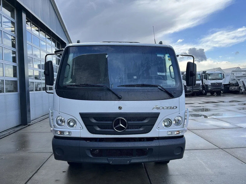 Mercedes-Benz Accelo 815 4x2 Garbage Compactor (2 units) Accelo 815 4x2 Garbage Compactor (2 units) - Smetarski tovornjak: slika 4 Mercedes-Benz Accelo 815 4x2 Garbage Compactor (2 units) Accelo 815 4x2 Garbage Compactor (2 units) - Smetarski tovornjak: slika 4